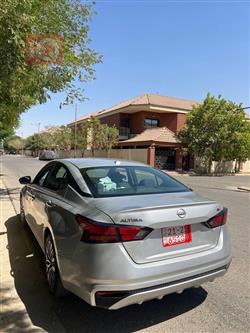 نيسان ألتيما